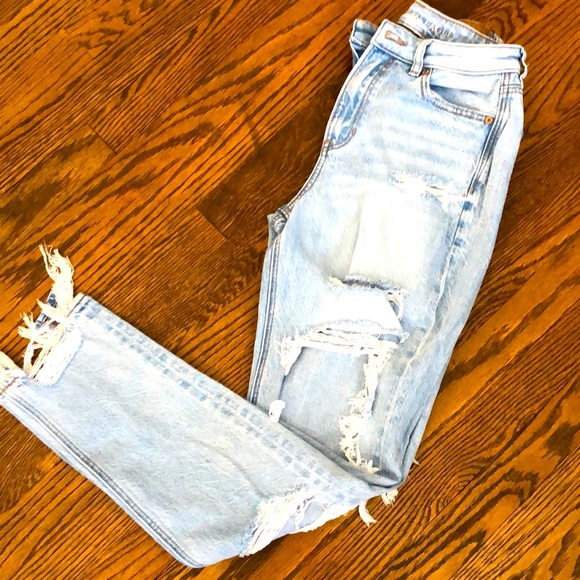 American Eagle Mom Jean - Picture 2 of 4